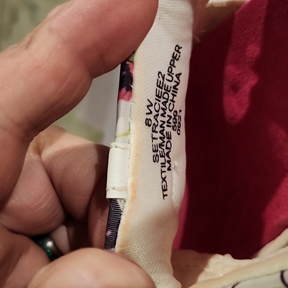 MUK Luks boots, Easy Spirit sandals plus no name boots. - Picture 7 of 9